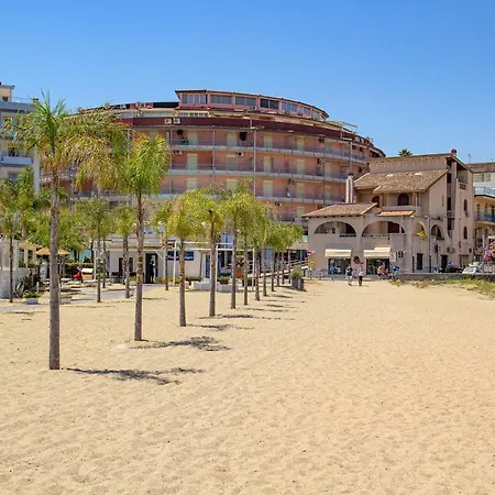 Soleil - Giardini-Naxos